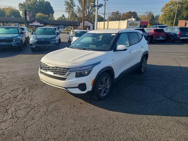 2022 Kia Seltos LX 2022 Kia Seltos LX
