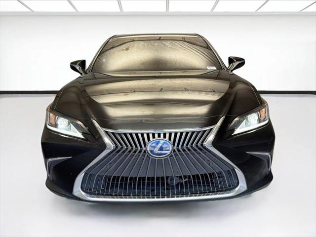 2021 Lexus ES 300h 300h
