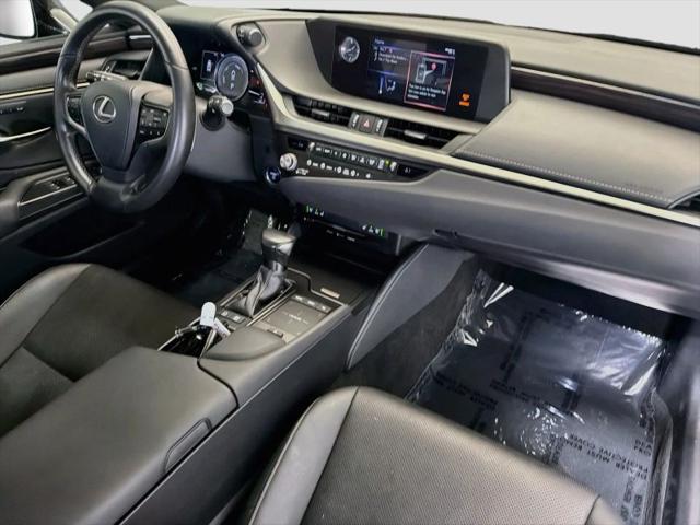 2021 Lexus ES 300h 300h