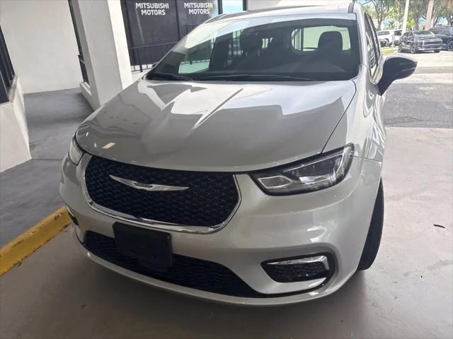 2024 Chrysler Pacifica Touring