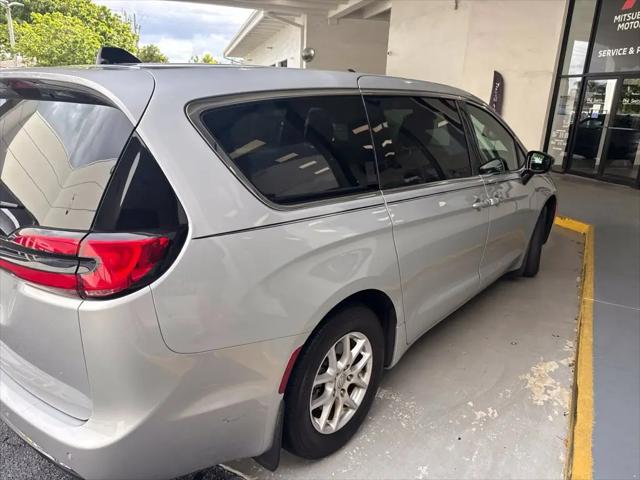 2024 Chrysler Pacifica Touring
