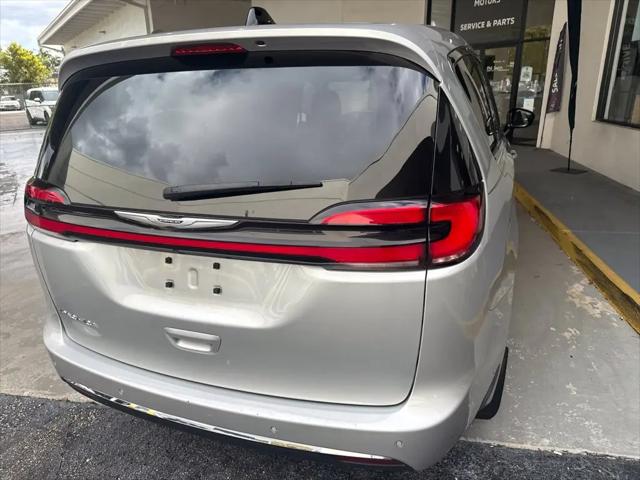 2024 Chrysler Pacifica Touring