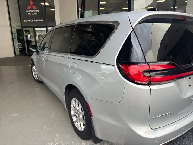 2024 Chrysler Pacifica Touring