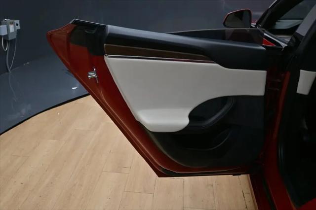 2021 Tesla Model S Plaid Tri Motor All-Wheel Drive