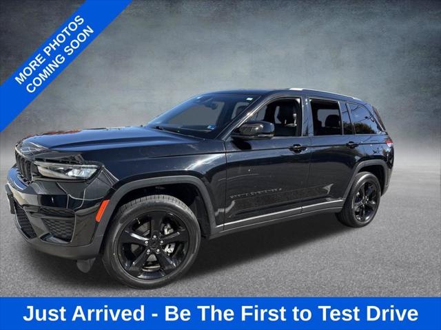2023 Jeep Grand Cherokee Altitude 4x4 2023 Jeep Grand Cherokee Altitude 4x4