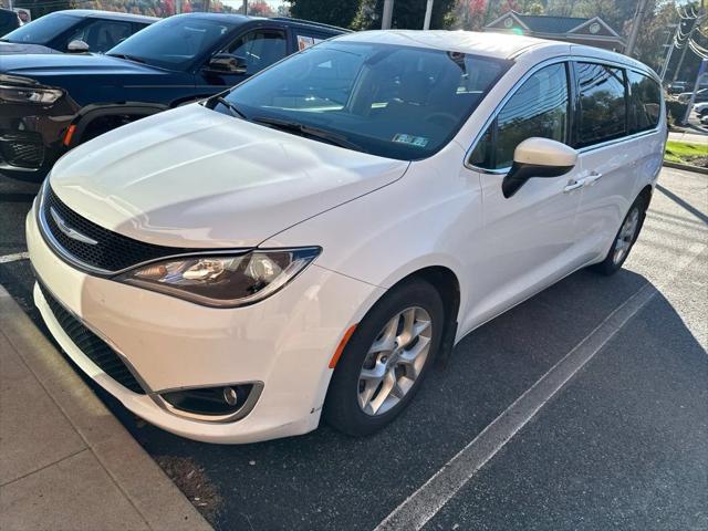 2017 Chrysler Pacifica Touring Plus 2017 Chrysler Pacifica Touring Plus