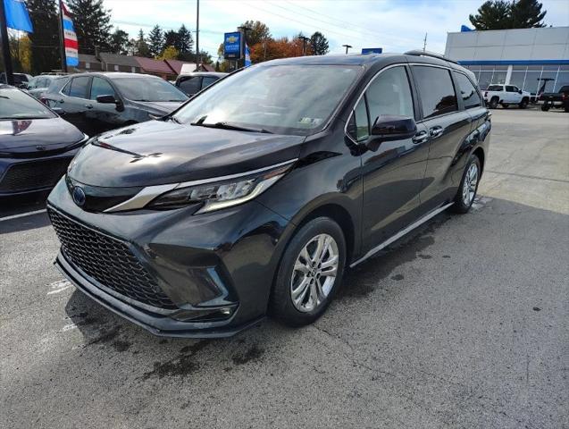 2022 Toyota Sienna XSE 2022 Toyota Sienna XSE