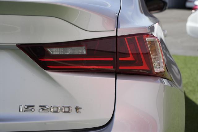 2016 Lexus IS 200t 4dr Sdn