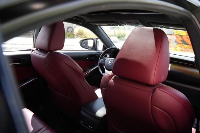 2016 Lexus IS 200t 4dr Sdn