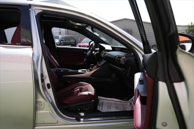 2016 Lexus IS 200t 4dr Sdn