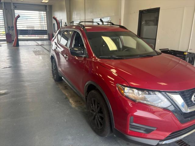 2017 Nissan Rogue SV for sale in Groveport, OH