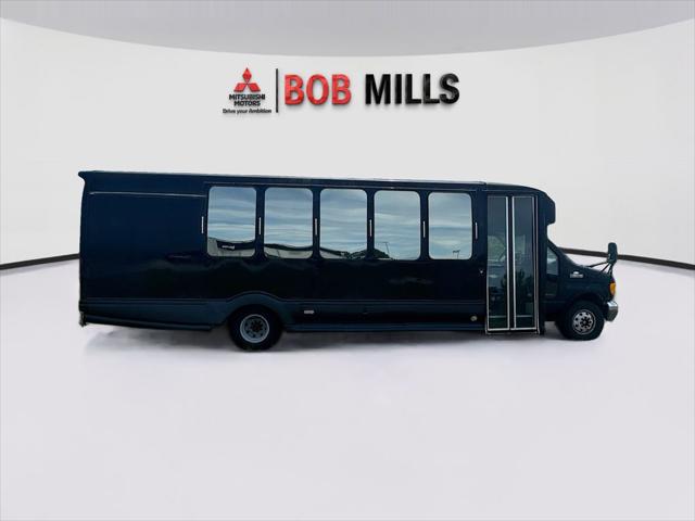 2007 Ford E-450 Cutaway Base