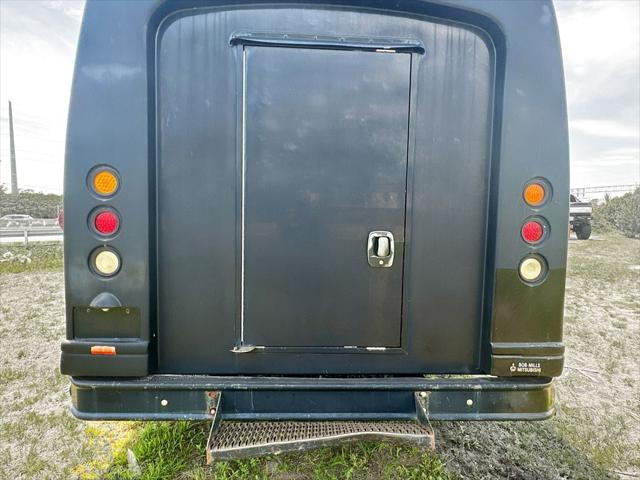 2007 Ford E-450 Cutaway Base