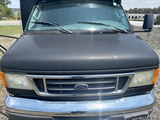 2007 Ford E-450 Cutaway Base