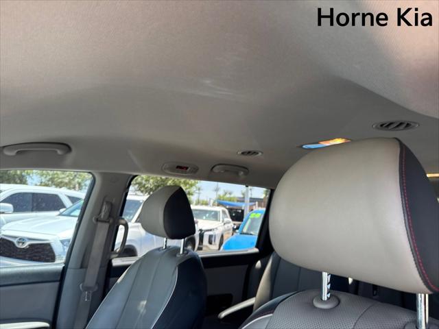 2016 Kia Sedona SX