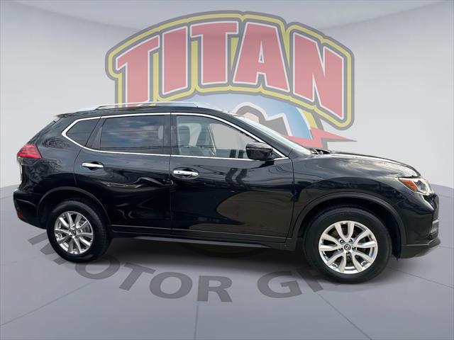 2017 Nissan Rogue SV [1]