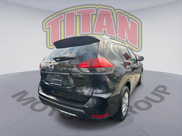 2017 Nissan Rogue SV [2]