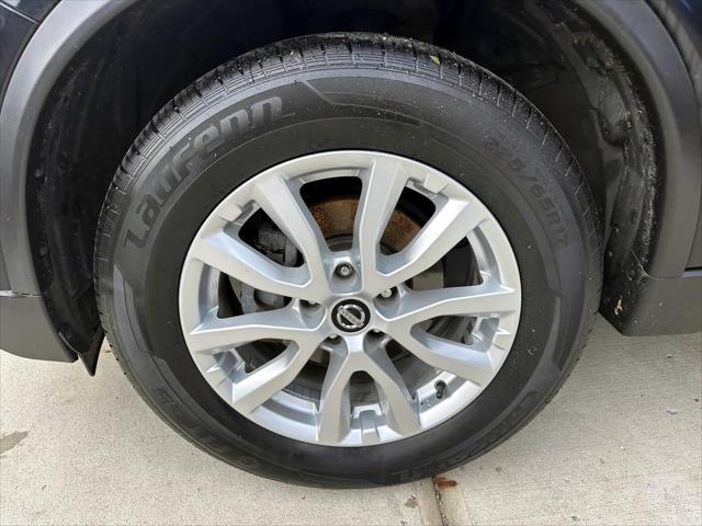 2017 Nissan Rogue SV [9]