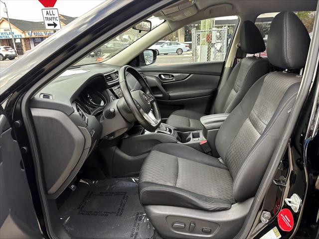 2017 Nissan Rogue SV [12]