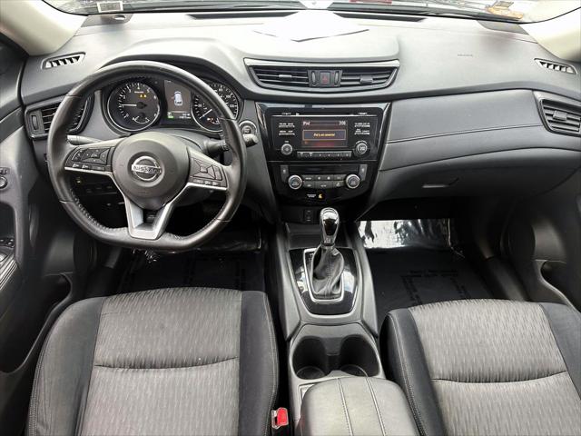 2017 Nissan Rogue SV [14]