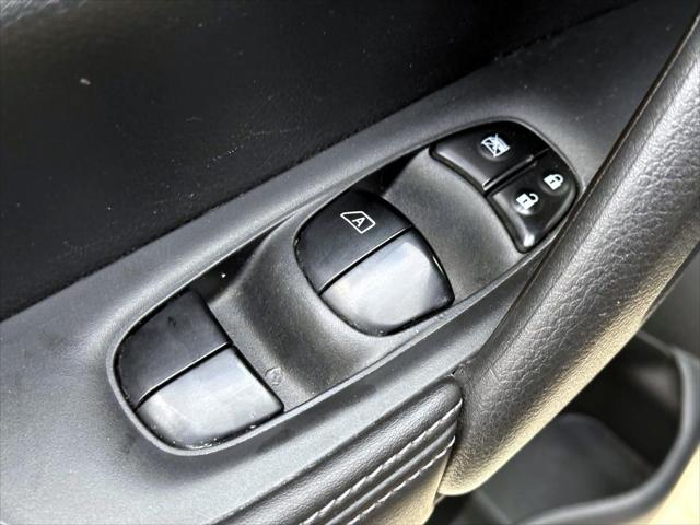 2017 Nissan Rogue SV [16]