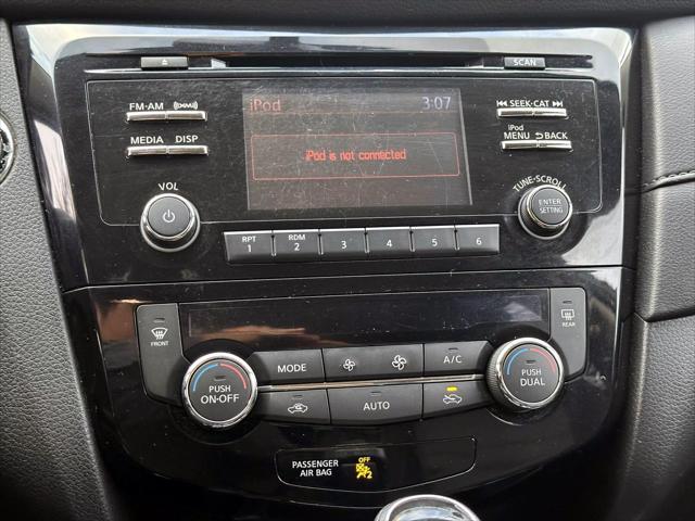 2017 Nissan Rogue SV [19]