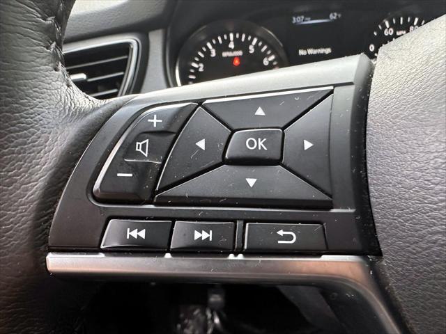 2017 Nissan Rogue SV [26]