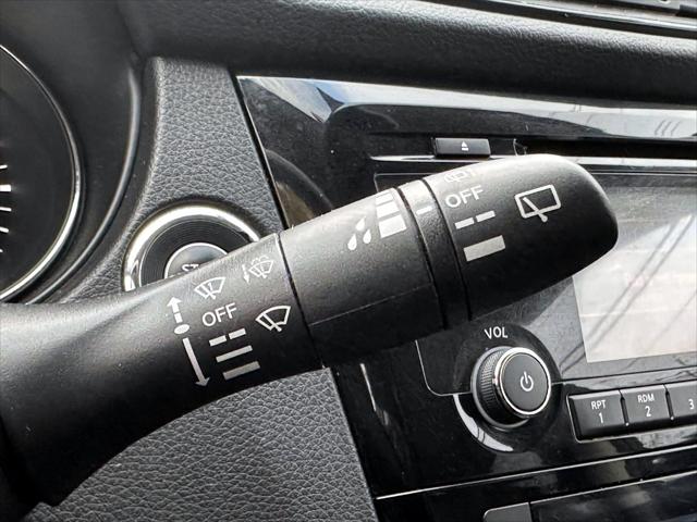 2017 Nissan Rogue SV [27]