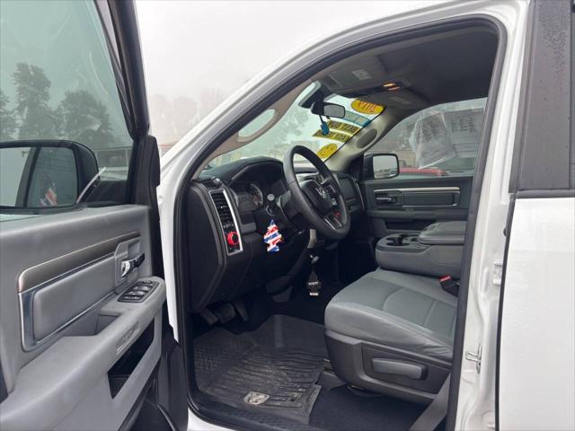 2019 Ram 1500 Classic SLT Crew Cab 4x2 6'4" Box