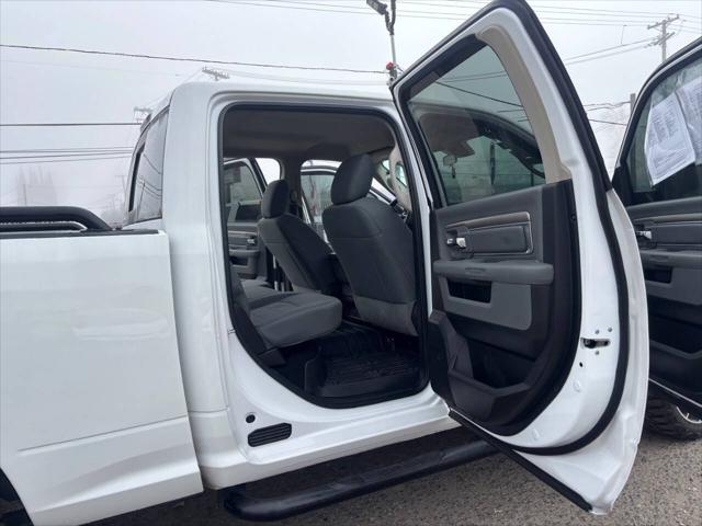 2019 Ram 1500 Classic SLT Crew Cab 4x2 6'4" Box