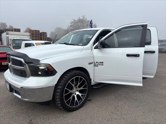 2019 Ram 1500 Classic SLT Crew Cab 4x2 6'4" Box